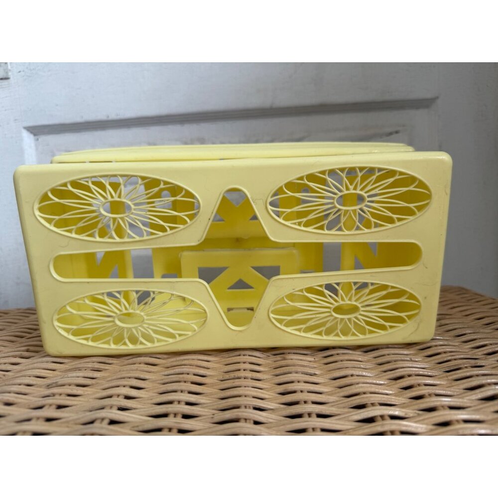 Vintage 70's Rubber Plastic Yellow Tissue Box Holder Floral Retro - Picture 3 of 10